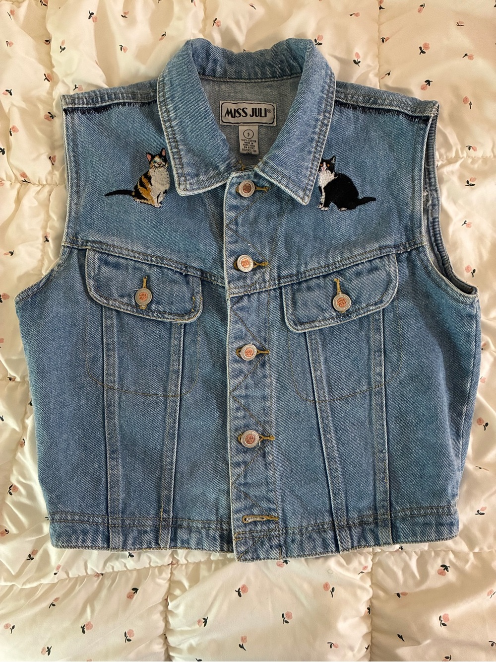 Light denim vestwith Cat Embroidery